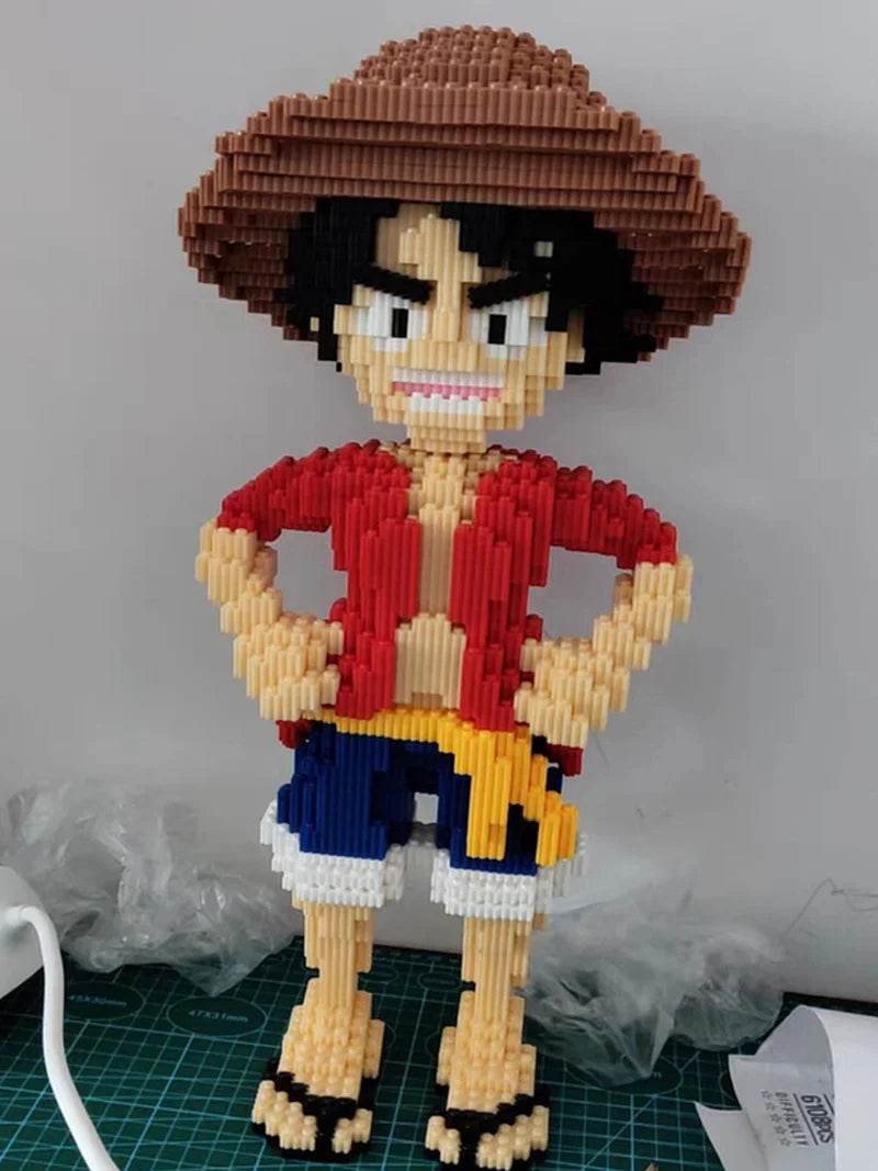 FIGURE EM BLOCOS MONKEY D LUFFY