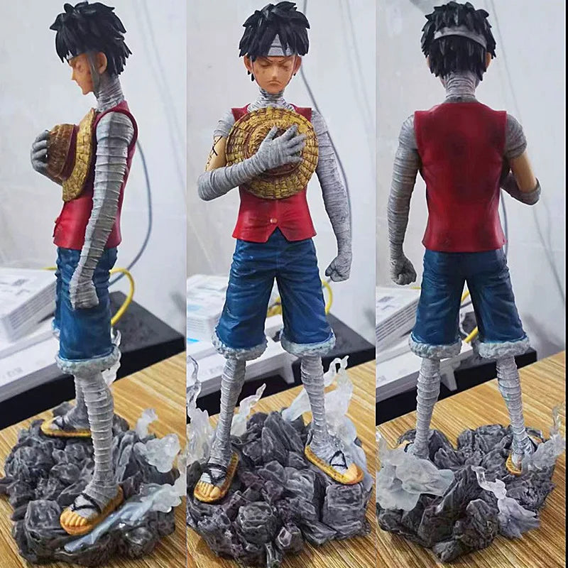 LUFFY EM MARINEFORD ACTION FIGURE