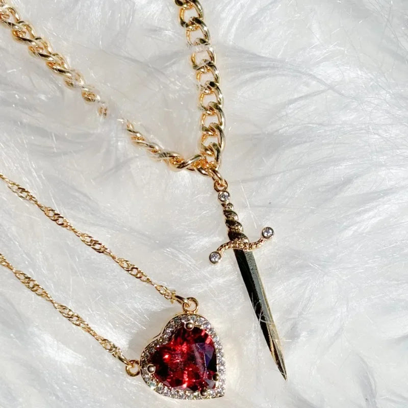 CONJUNTO PARA CASAL CORAÇÃO E ESPADA - PULSEIRA, COLAR E ANEL