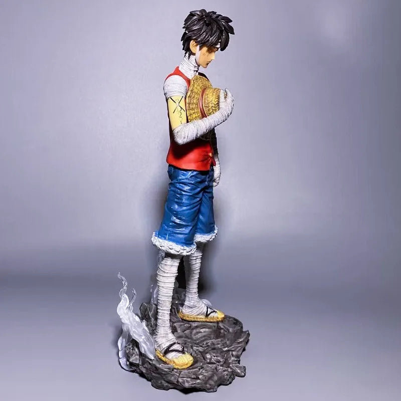 LUFFY EM MARINEFORD ACTION FIGURE